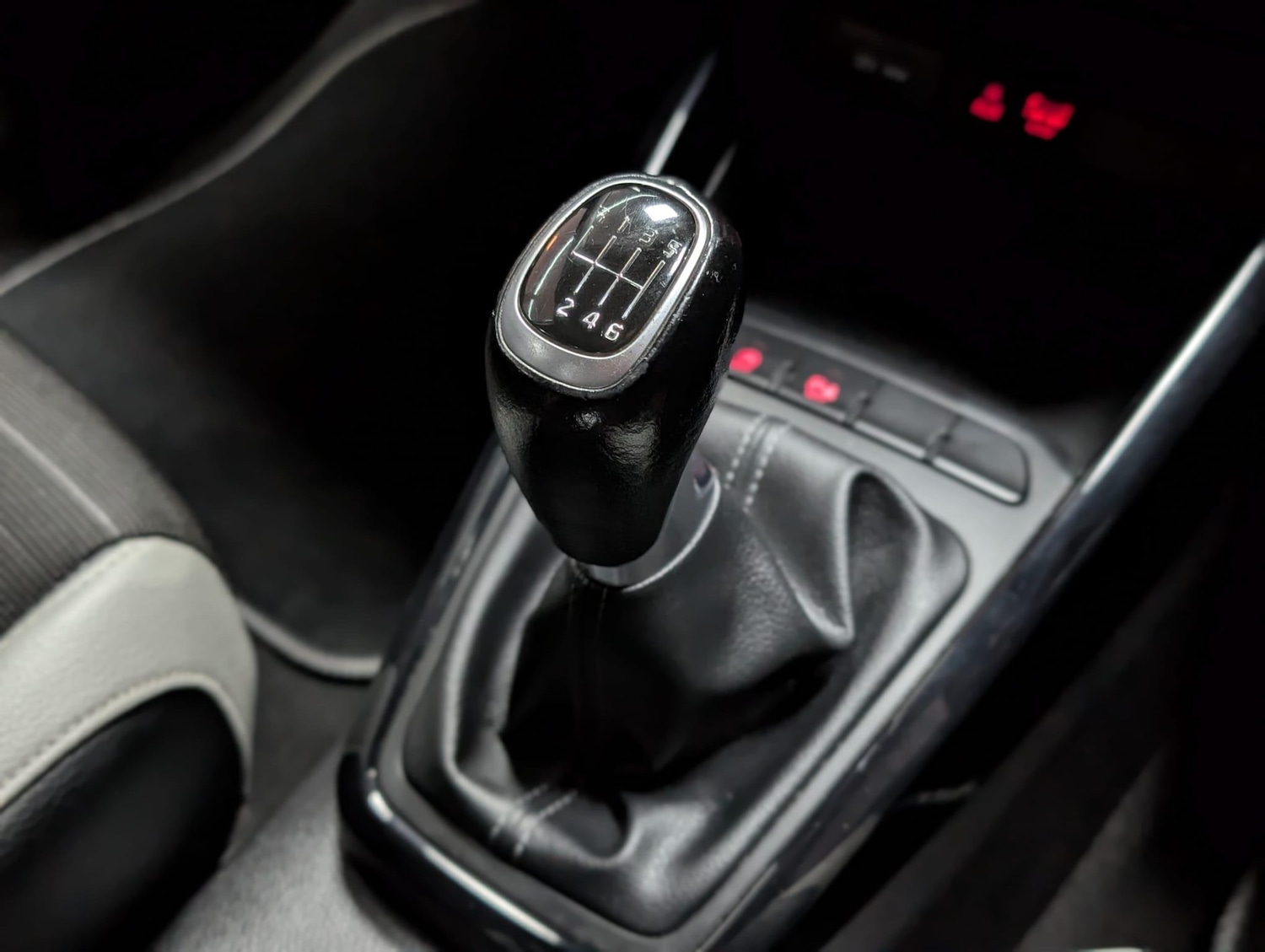 Used Kia Stonic 2018 for sale - 76657825: Photo 10