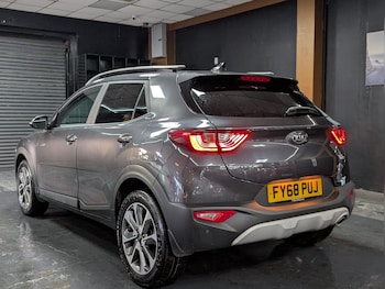 Used Kia Stonic 2018 for sale - 76657825: Photo