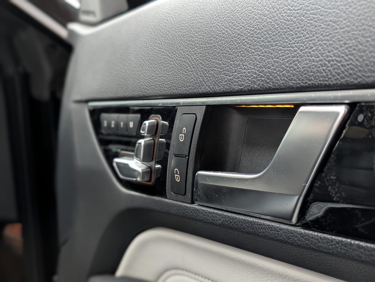 Used Mercedes-Benz E Class 2015 for sale - 76136945: Photo 13