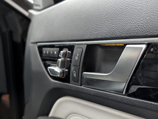 Used Mercedes-Benz E-Class 2015 for sale - 76136945: Photo 13