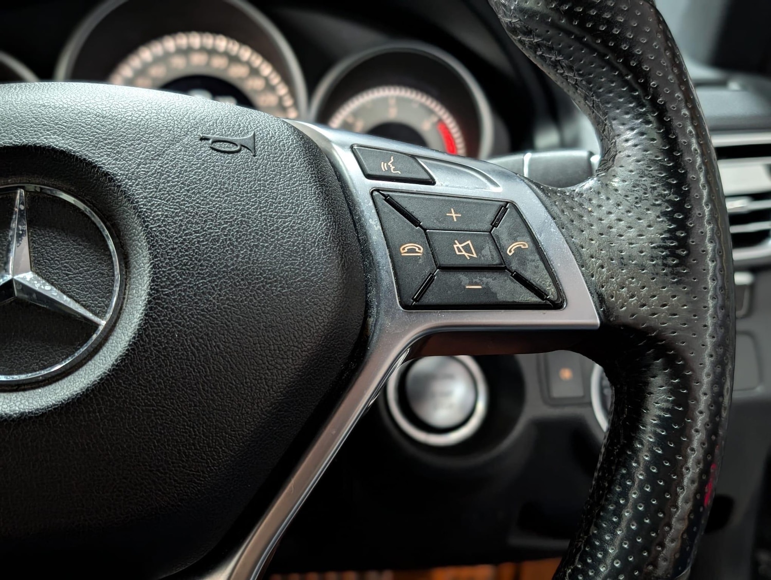 Used Mercedes-Benz E Class 2015 for sale - 76136945: Photo 15