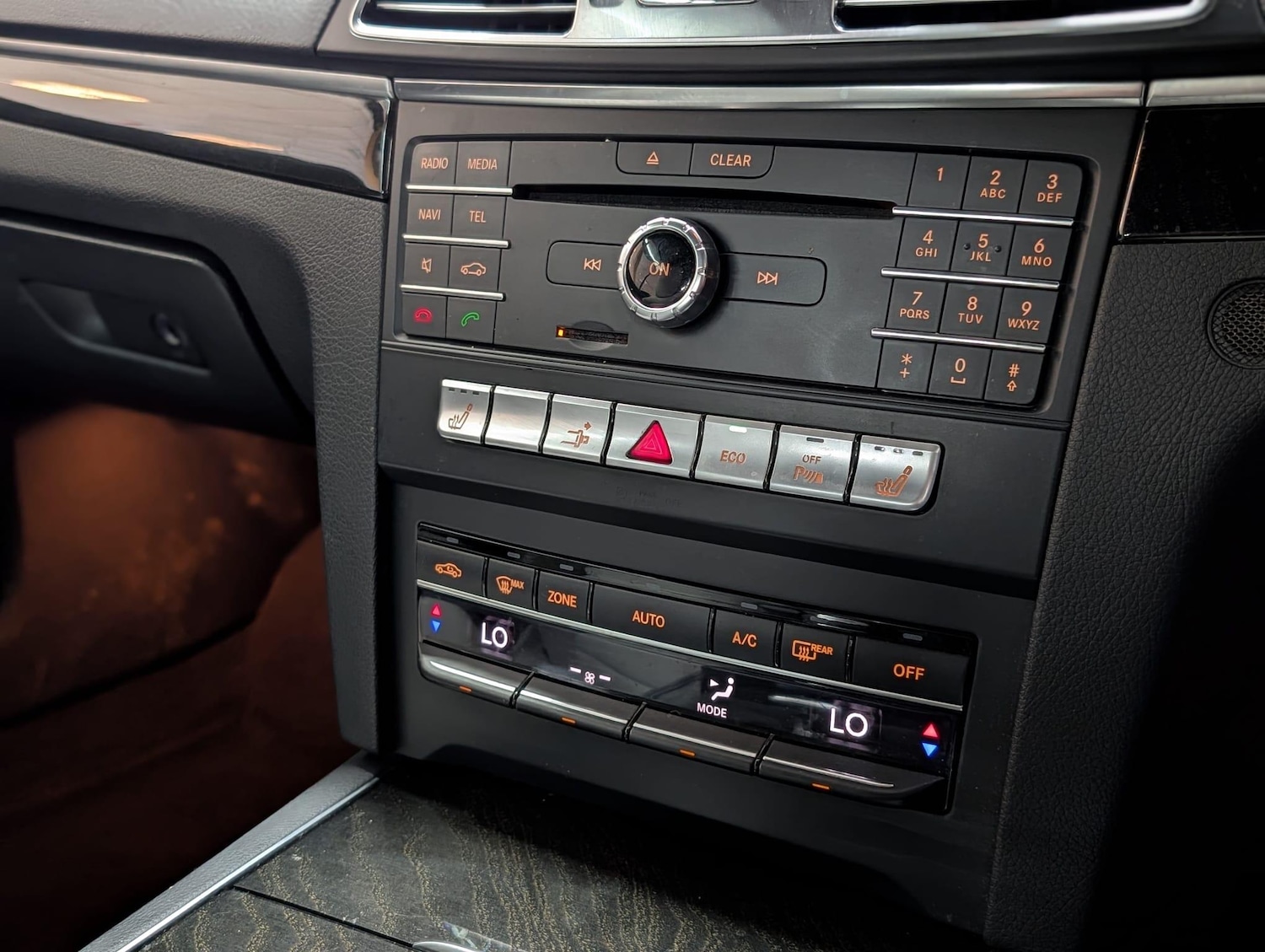 Used Mercedes-Benz E Class 2015 for sale - 76136945: Photo 17