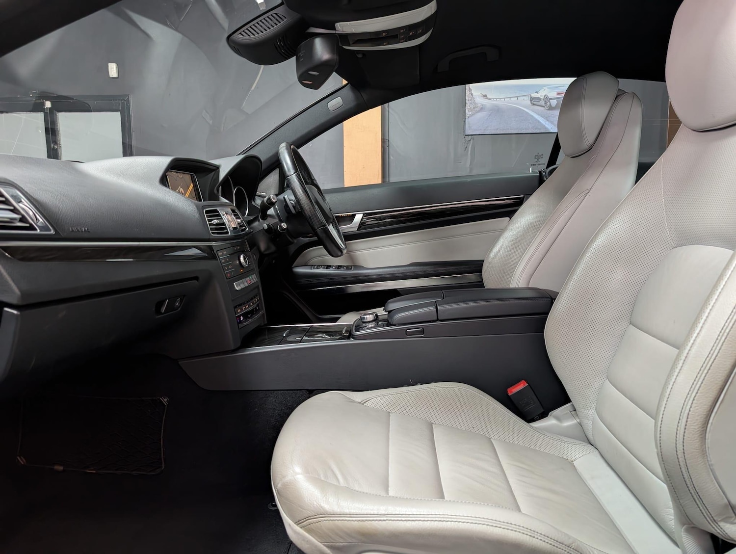 Used Mercedes-Benz E Class 2015 for sale - 76136945: Photo 23