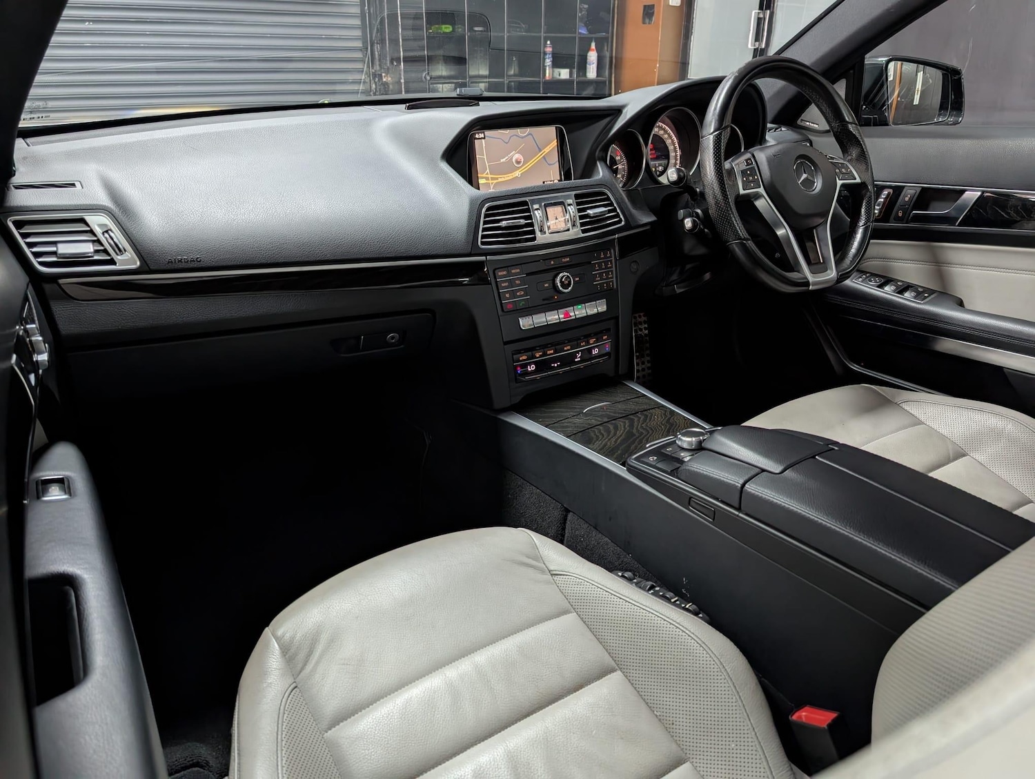 Used Mercedes-Benz E Class 2015 for sale - 76136945: Photo 31