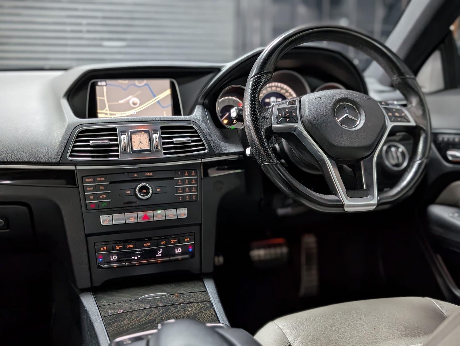 Used Mercedes-Benz E Class 2015 for sale - 76136945: Photo 7