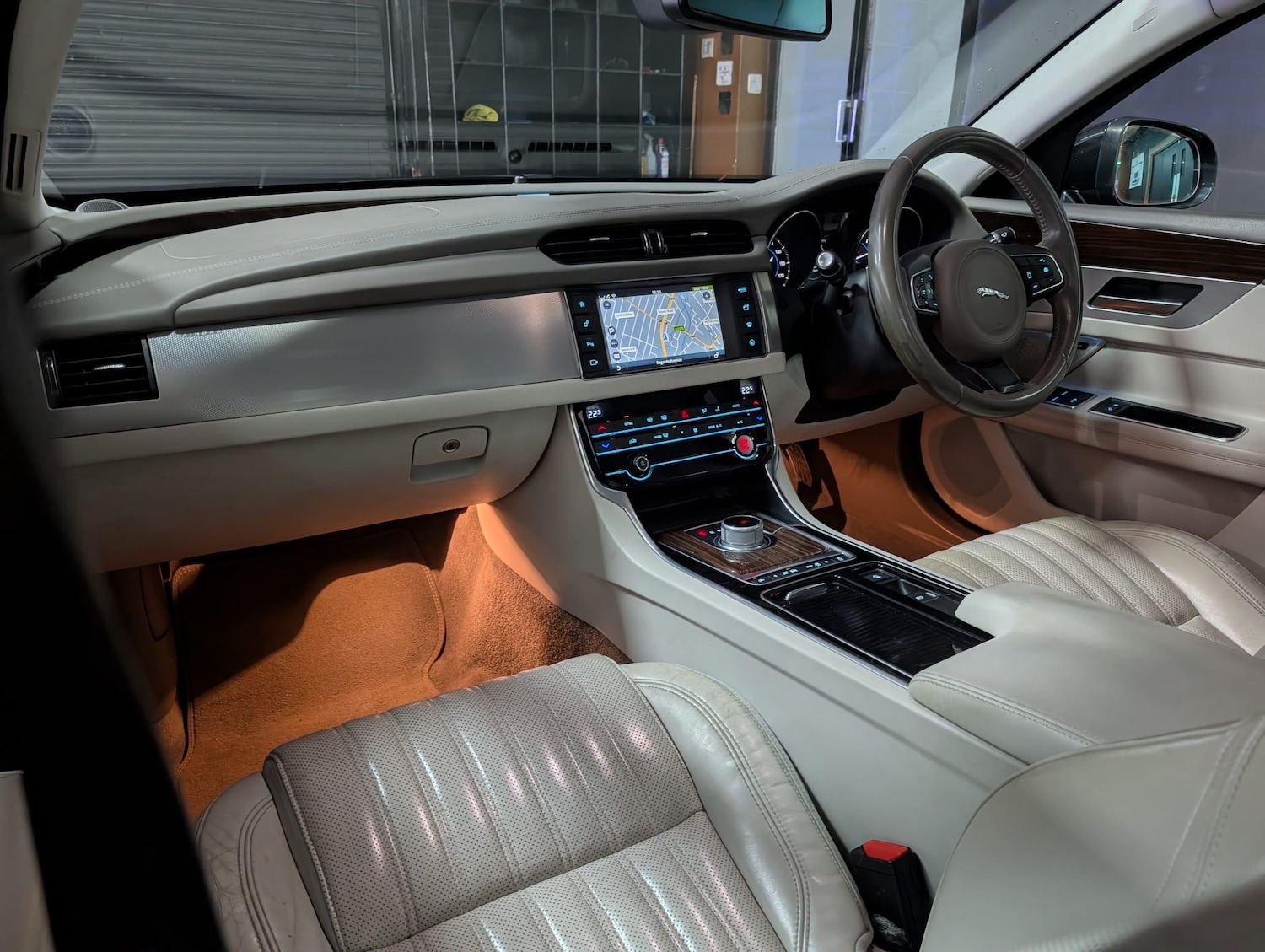 Used Jaguar XF 2015 for sale - 77633547: Photo 13