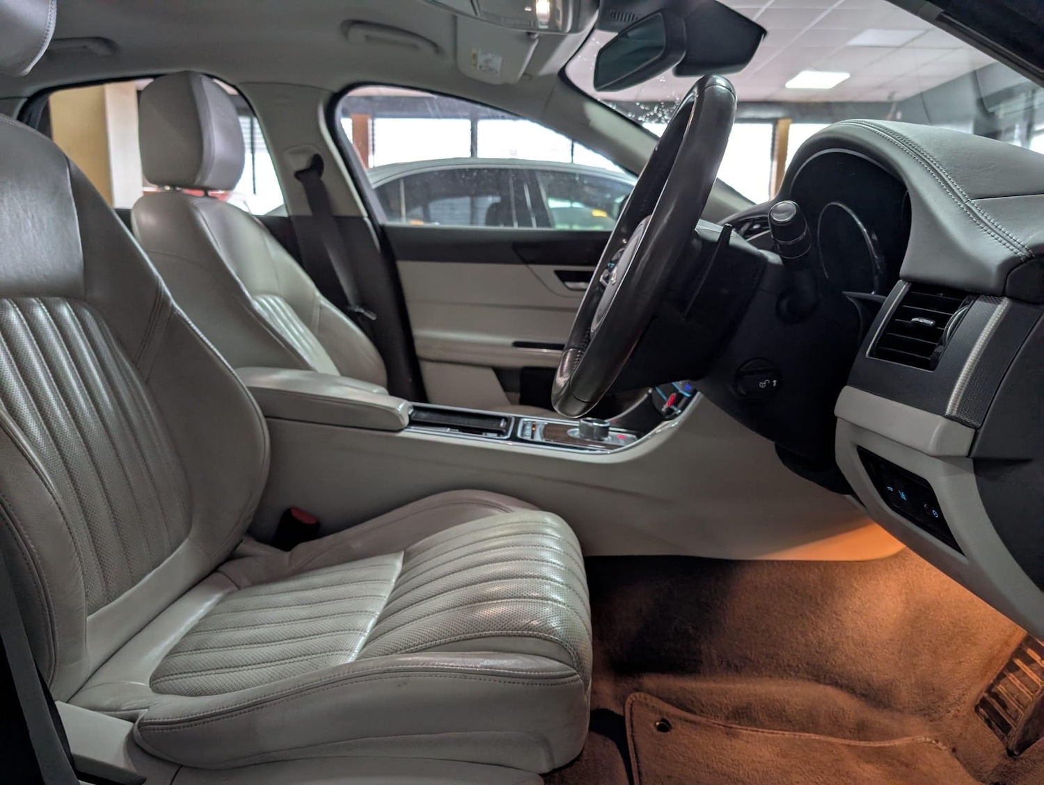 Used Jaguar XF 2015 for sale - 77633547: Photo 15