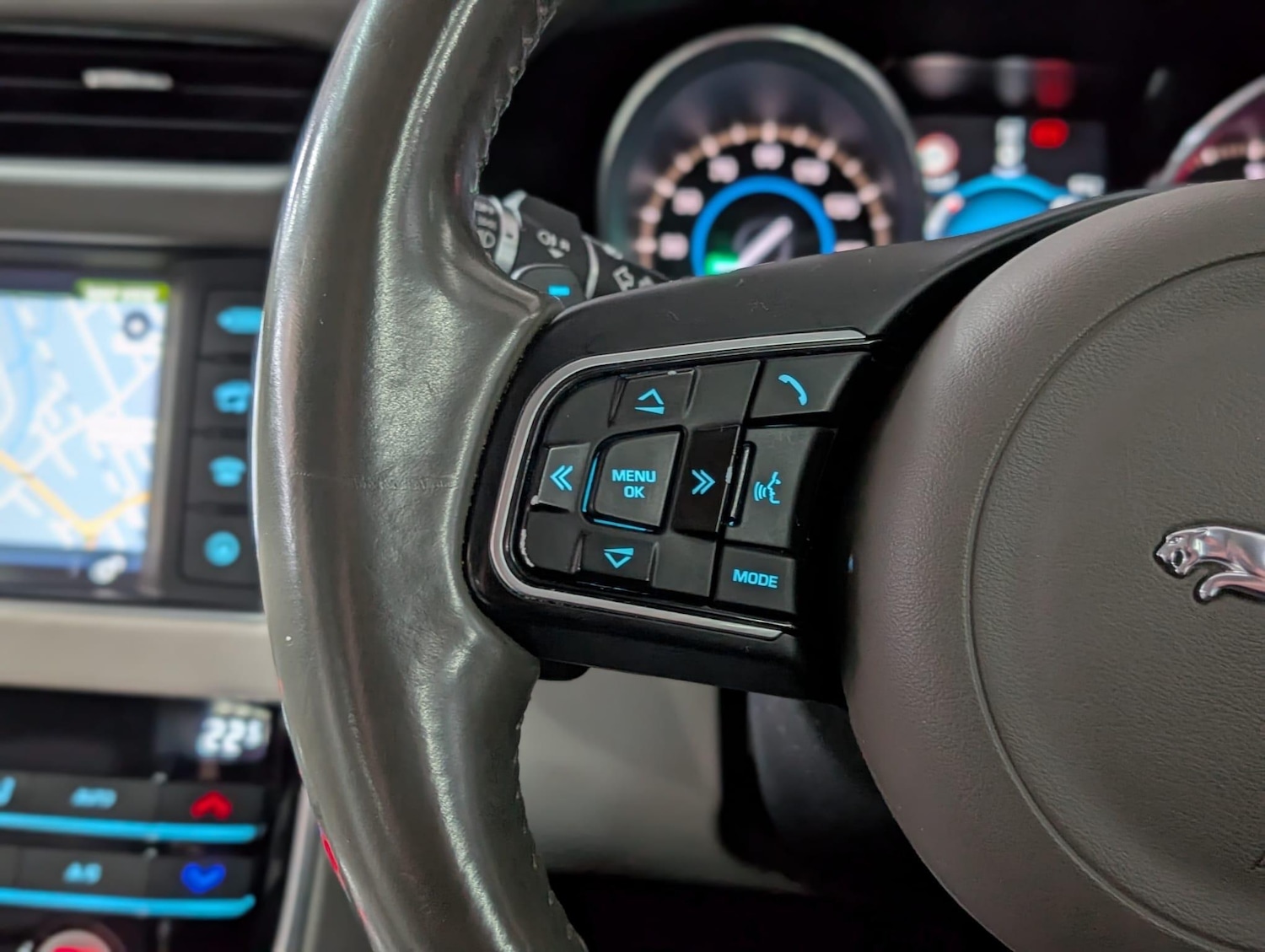 Used Jaguar XF 2015 for sale - 77633547: Photo 27