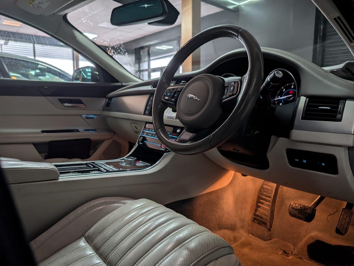 Used Jaguar XF 2015 for sale - 77633547: Photo 47