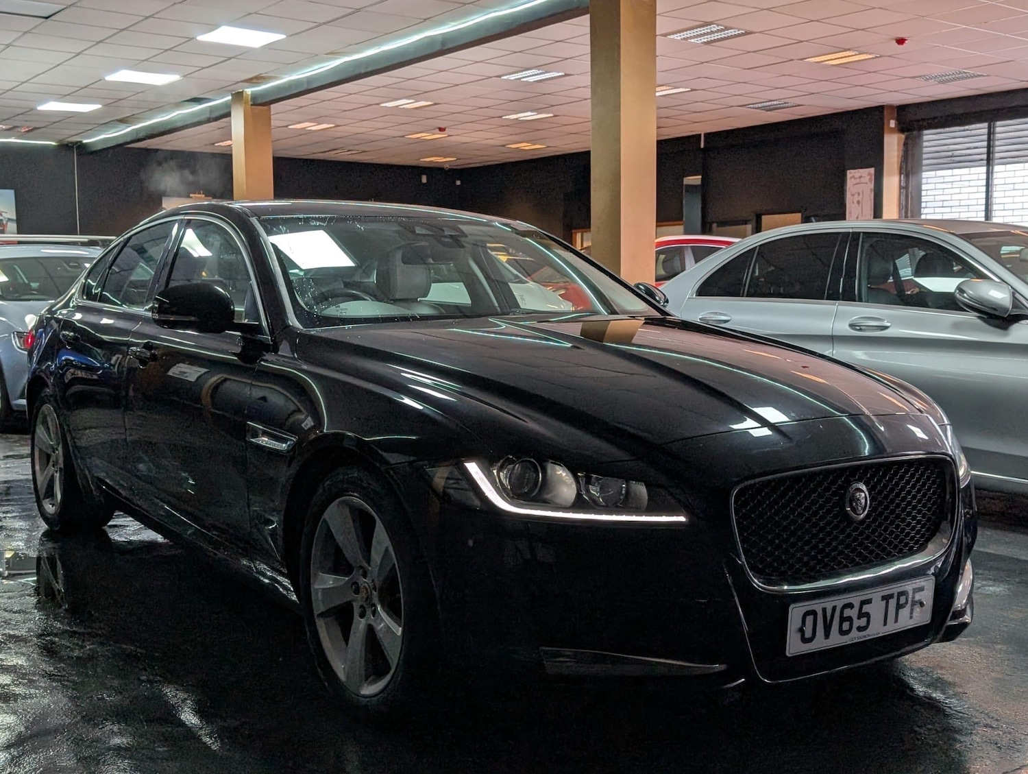 Used Jaguar XF 2015 for sale - 77633547: Photo 5