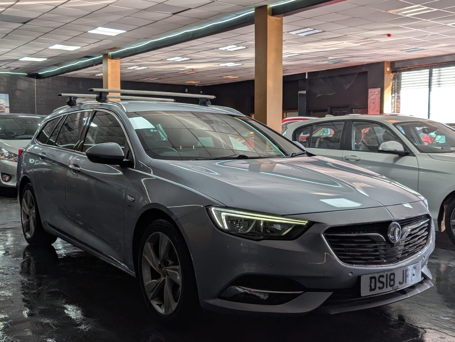 Used Vauxhall Insignia 2018 for sale - 77574342: Photo 2