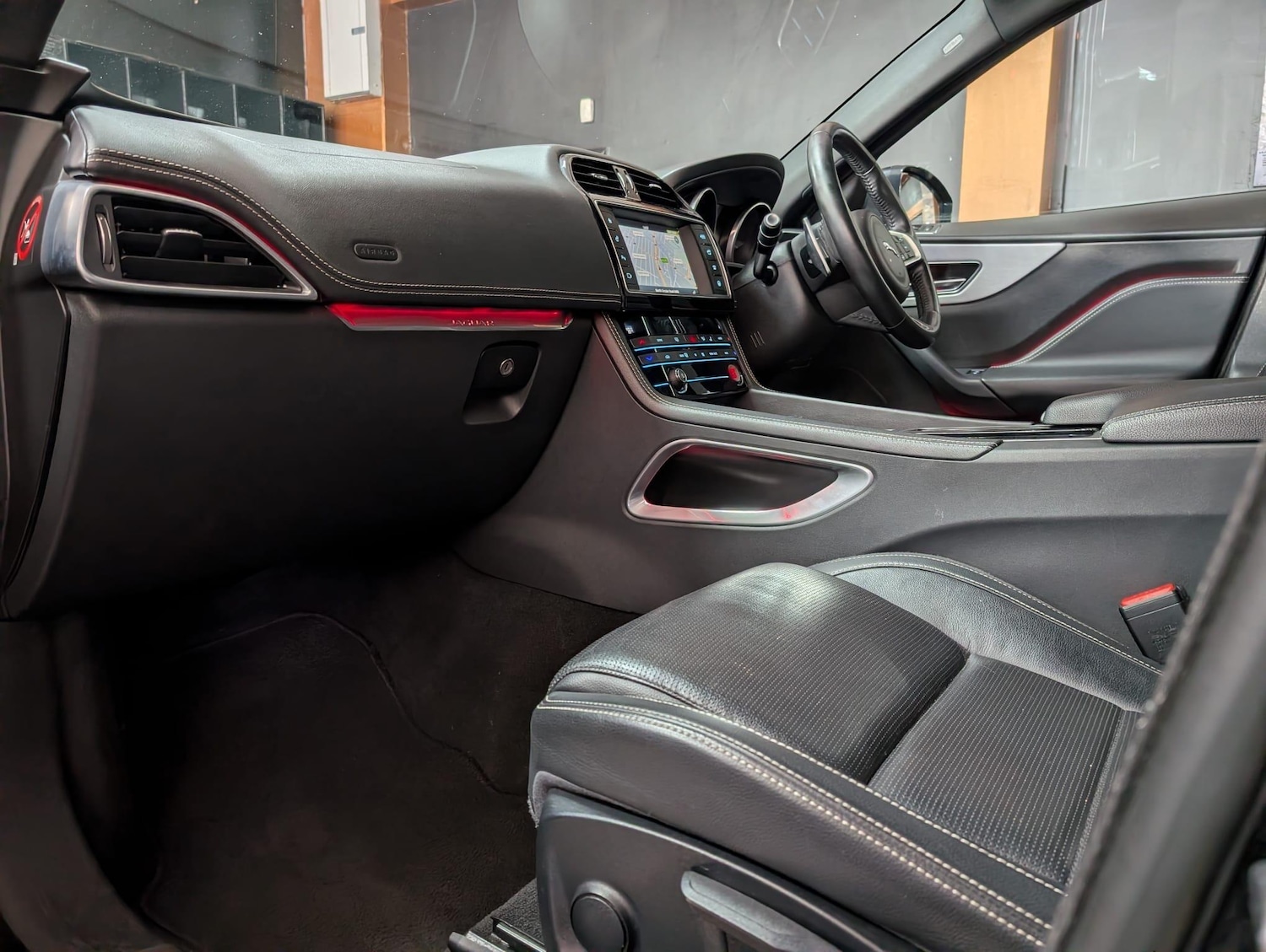 Used Jaguar F-Pace for sale - 76728014: Photo 40