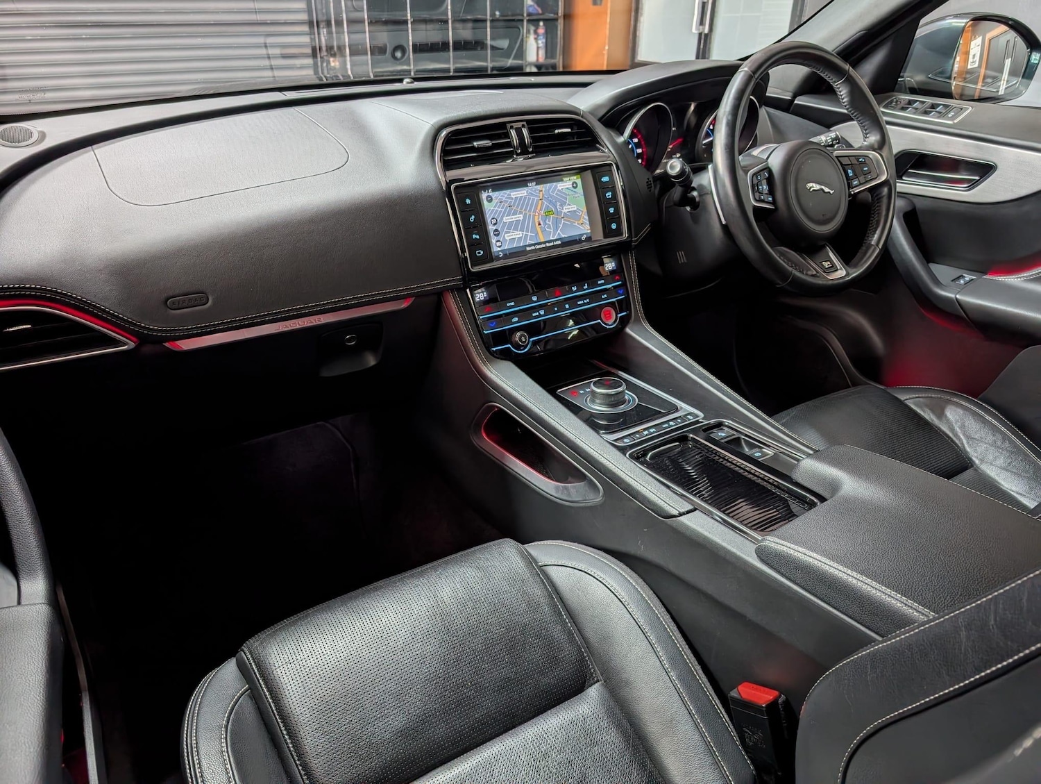 Used Jaguar F-Pace for sale - 76728014: Photo 9