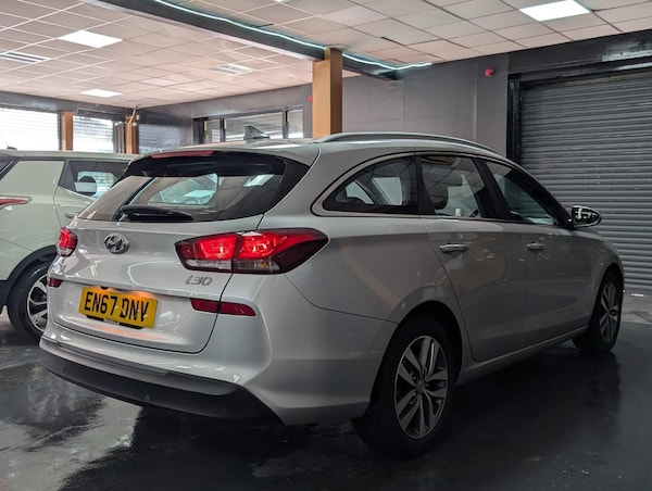 Used Hyundai i30 2018 for sale - 76138016: Photo 4