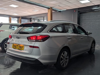 Used Hyundai i30 2018 for sale - 76138016: Photo 4