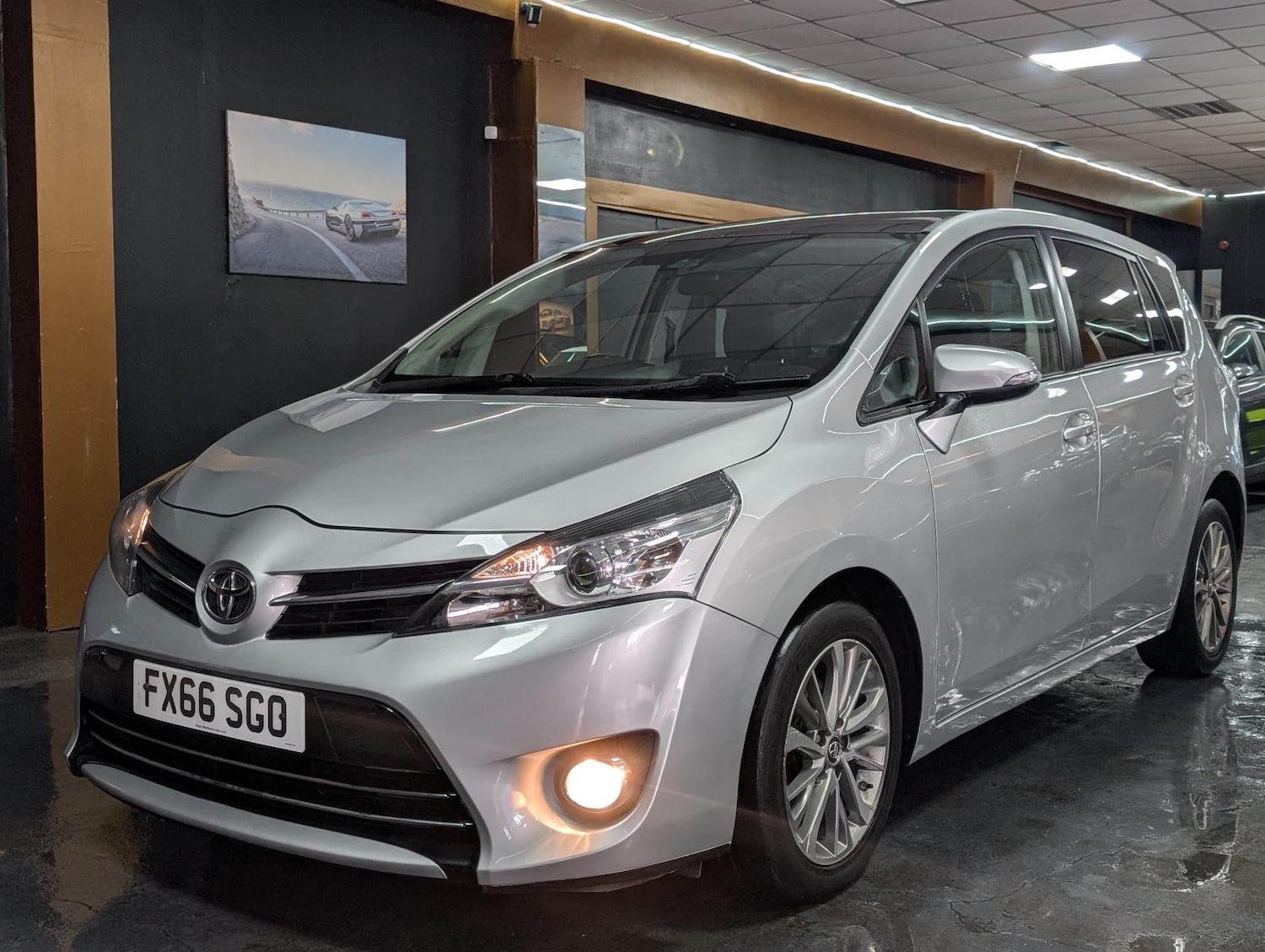 Used Toyota Verso 2016 for sale - 77344088: Photo 3