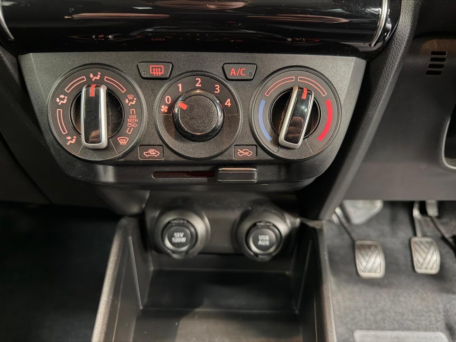 Used Suzuki Swift 2018 for sale - 77694256: Photo 11