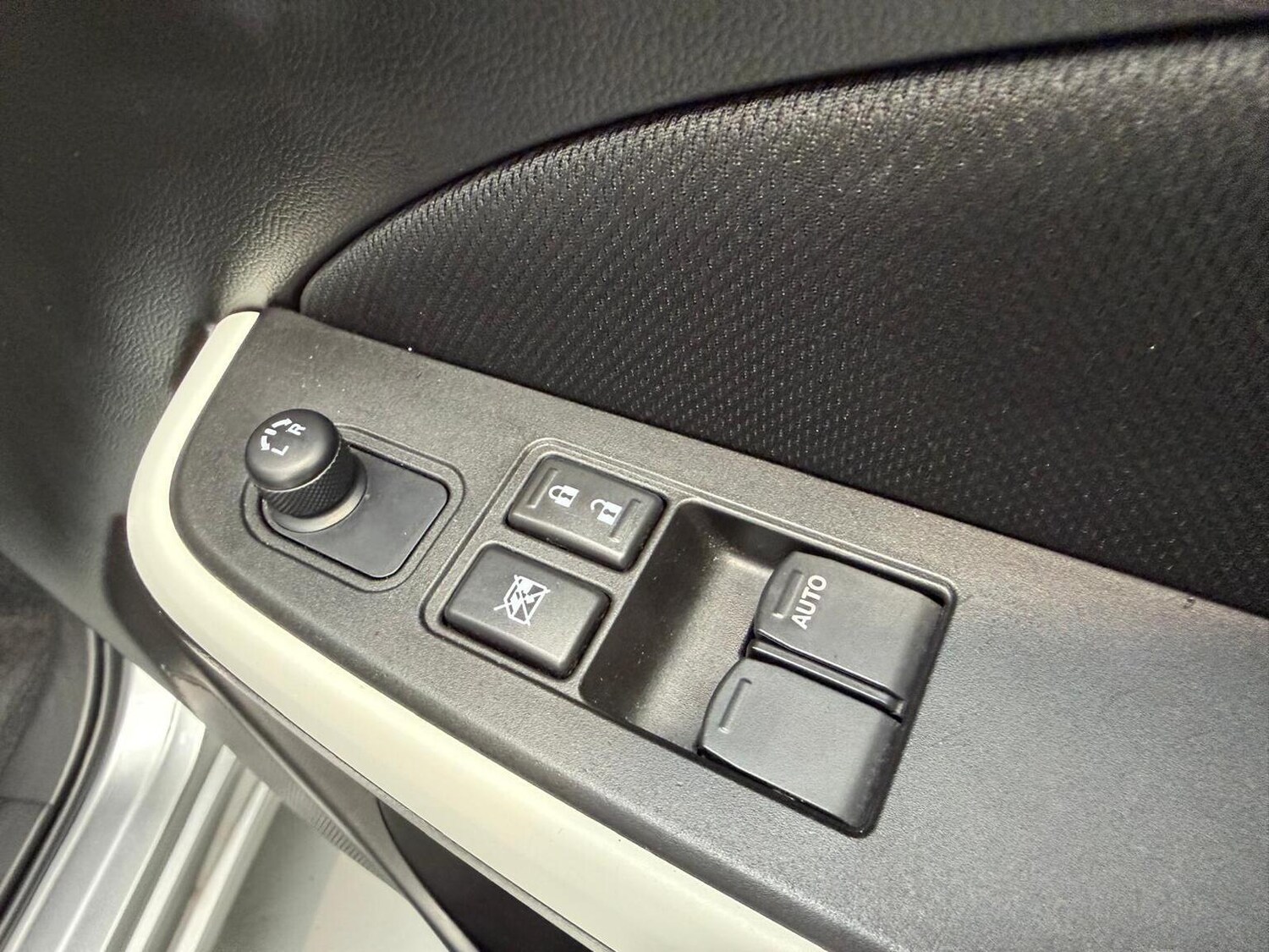 Used Suzuki Swift 2018 for sale - 77694256: Photo 20