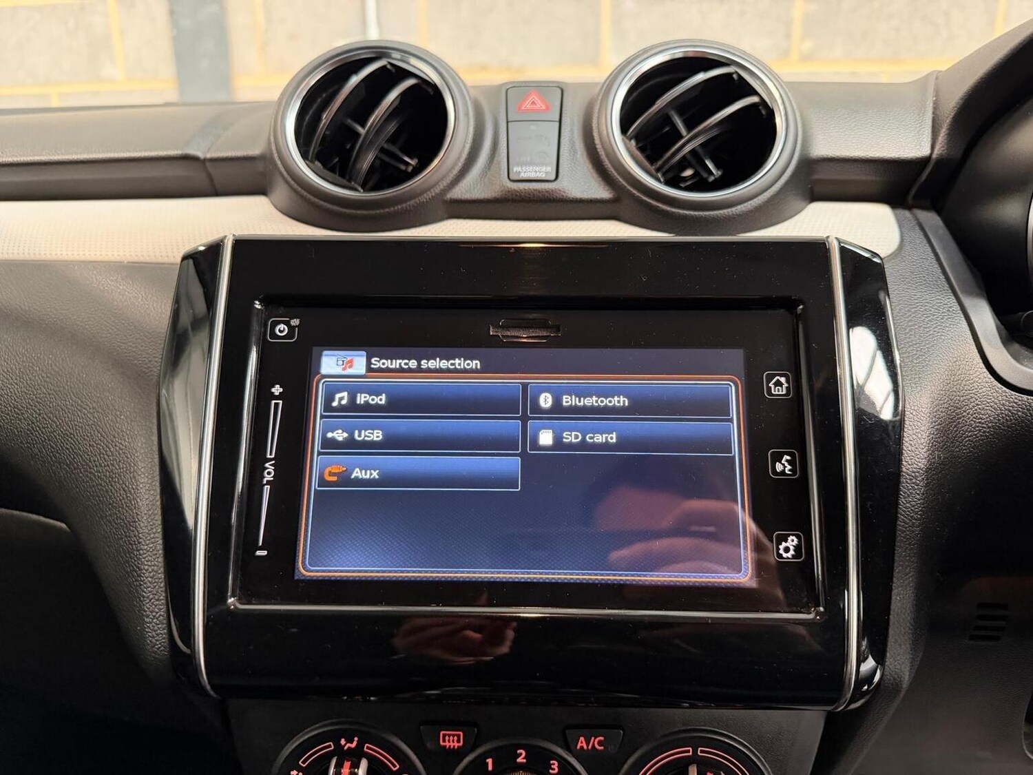 Used Suzuki Swift 2018 for sale - 77694256: Photo 36