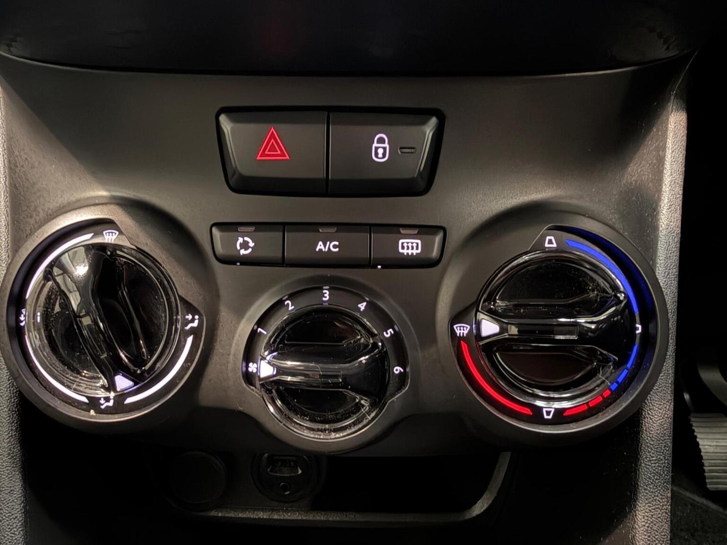 Used Peugeot 208 2017 for sale - 78045619: Photo 26