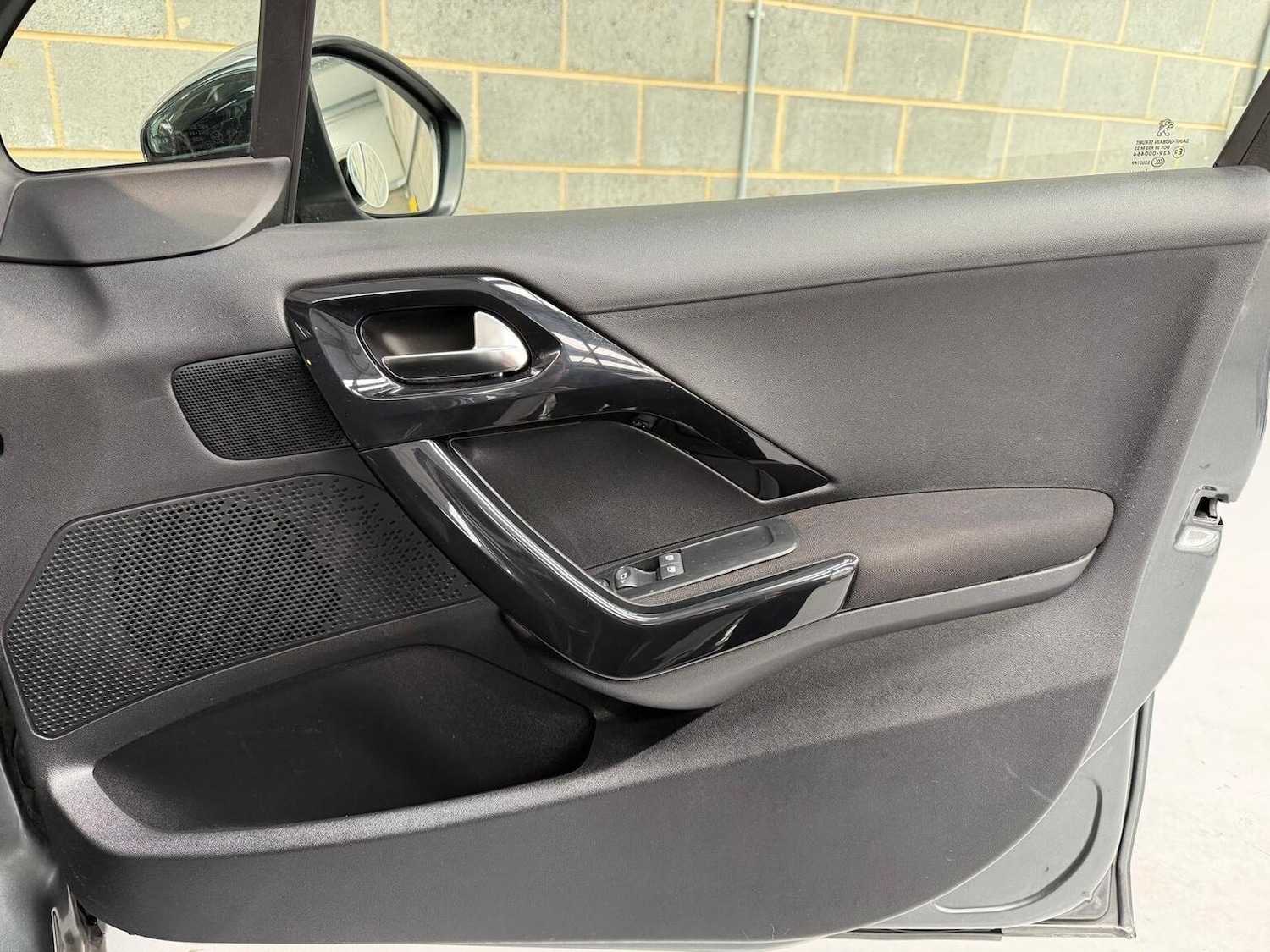 Used Peugeot 208 2017 for sale - 78045619: Photo 37