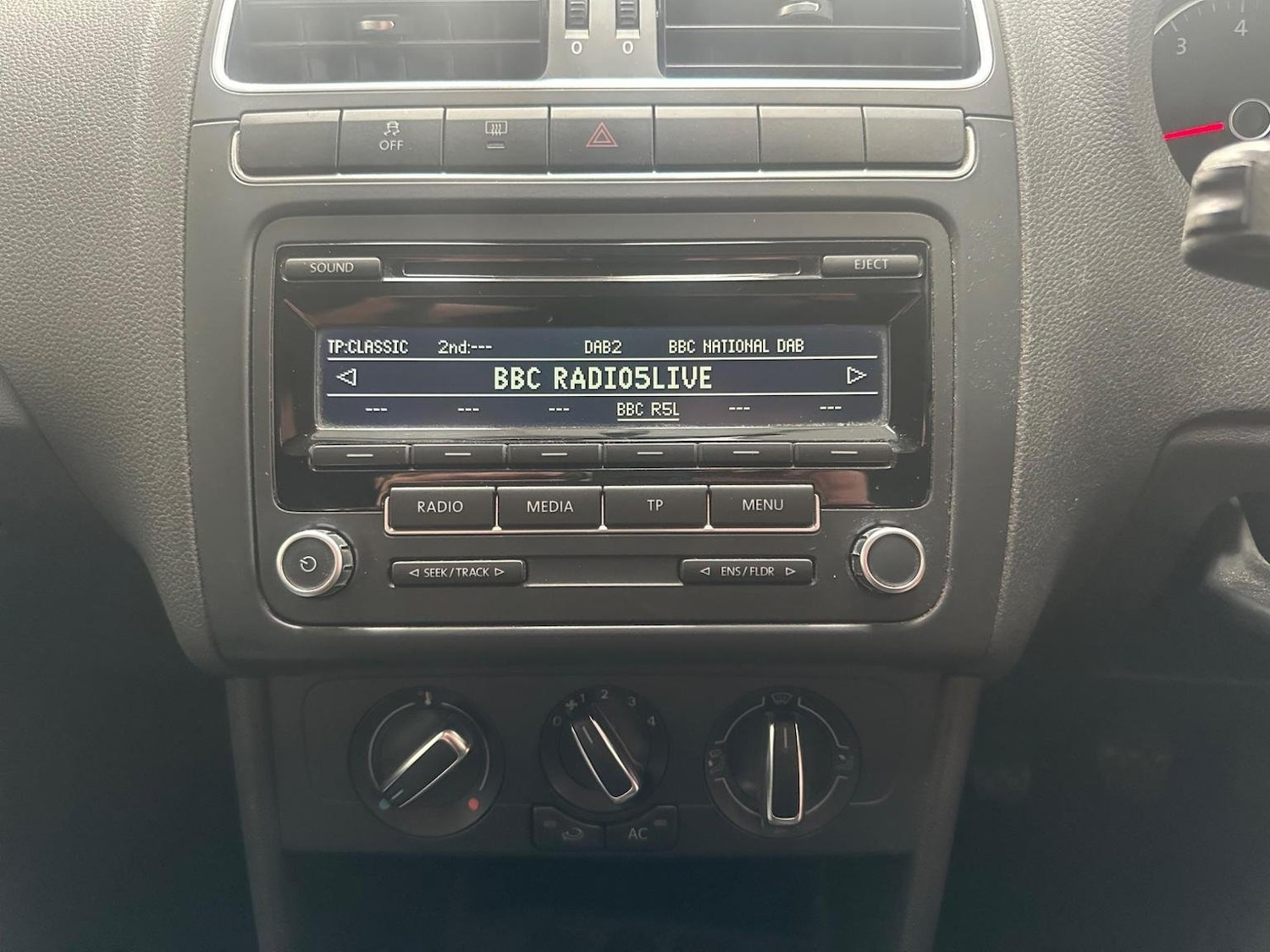 Used Volkswagen Polo 2014 for sale - 76945395: Photo 32