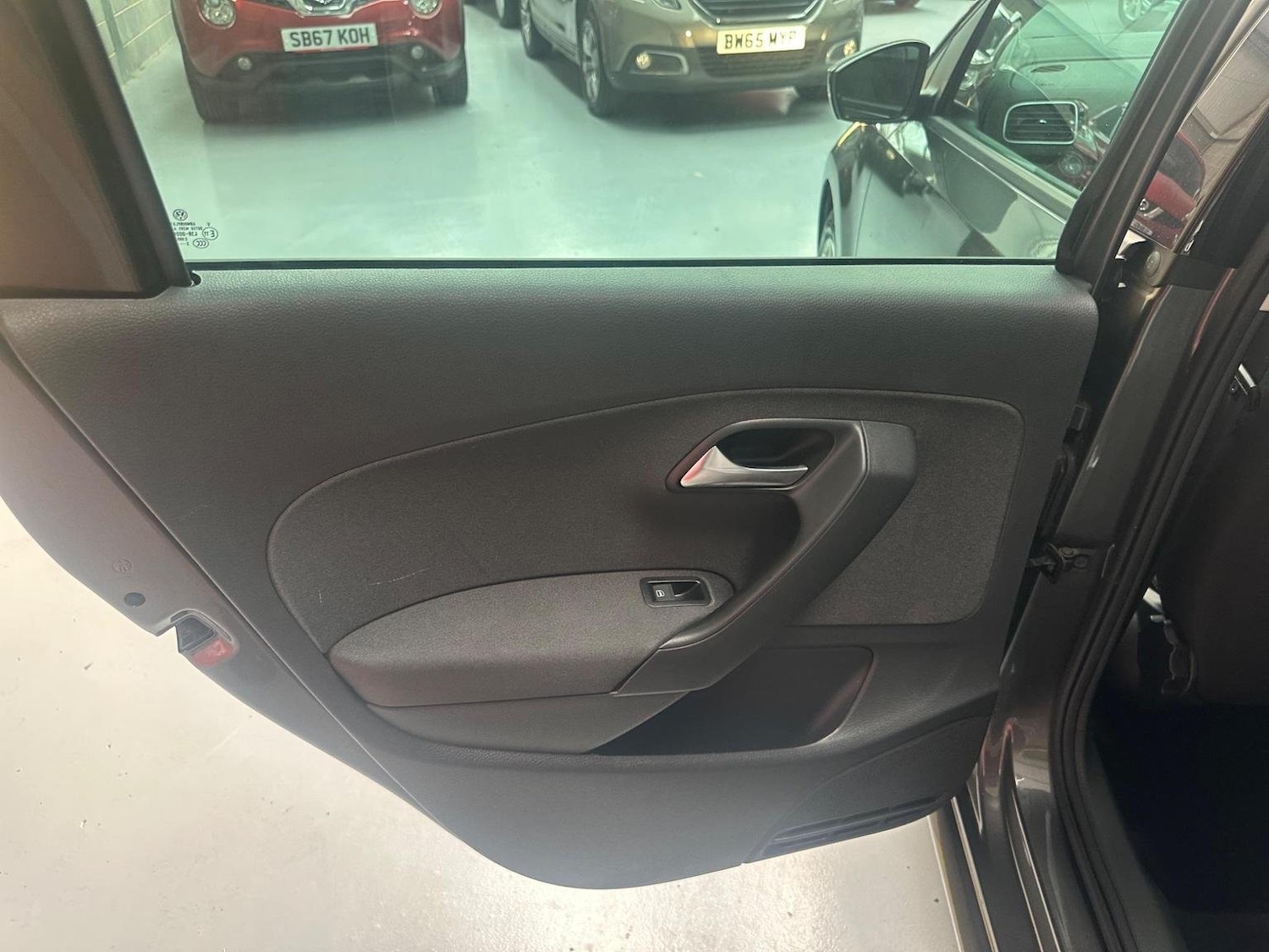 Used Volkswagen Polo 2014 for sale - 76945395: Photo 40