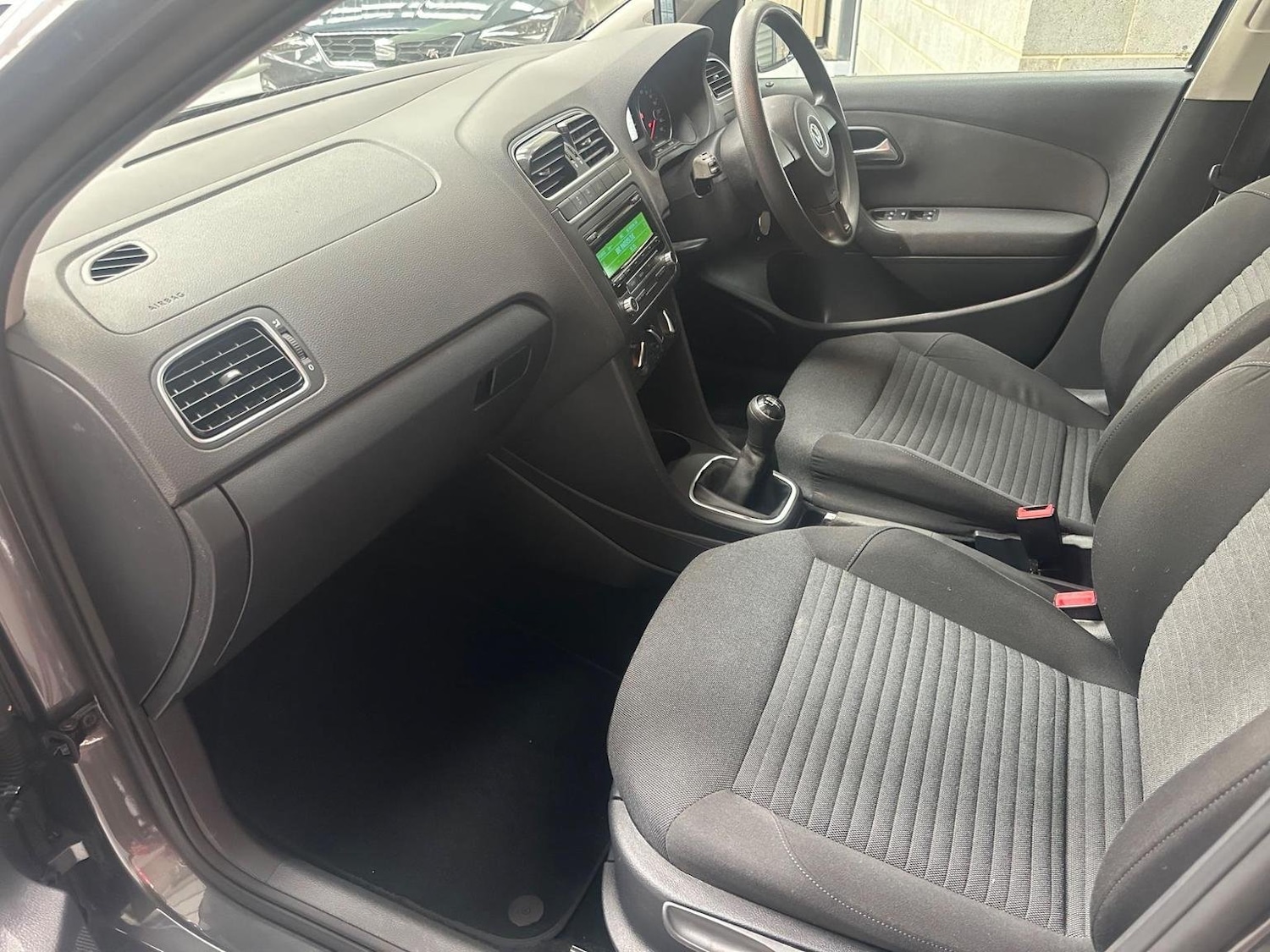 Used Volkswagen Polo 2014 for sale - 76945395: Photo 43