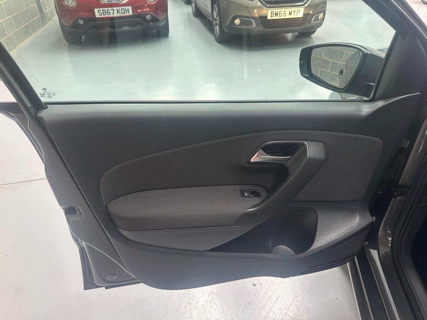 Used Volkswagen Polo 2014 for sale - 76945395: Photo 44