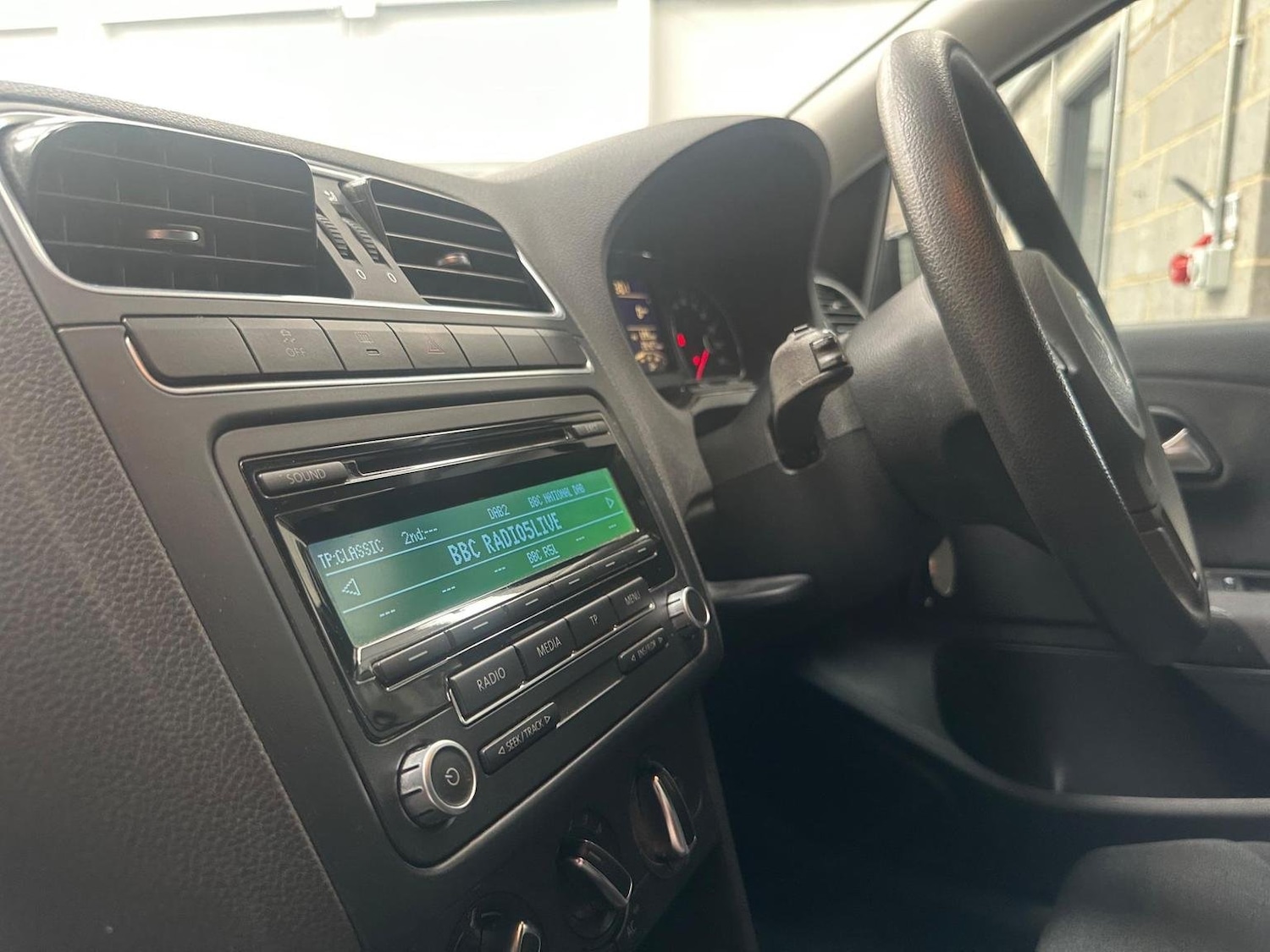 Used Volkswagen Polo 2014 for sale - 76945395: Photo 46