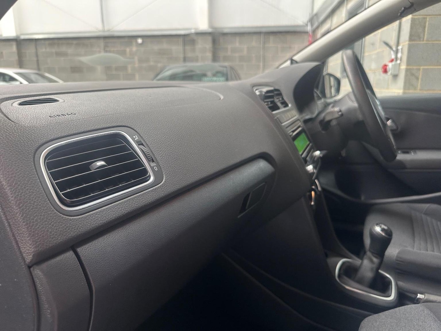 Used Volkswagen Polo 2014 for sale - 76945395: Photo 47