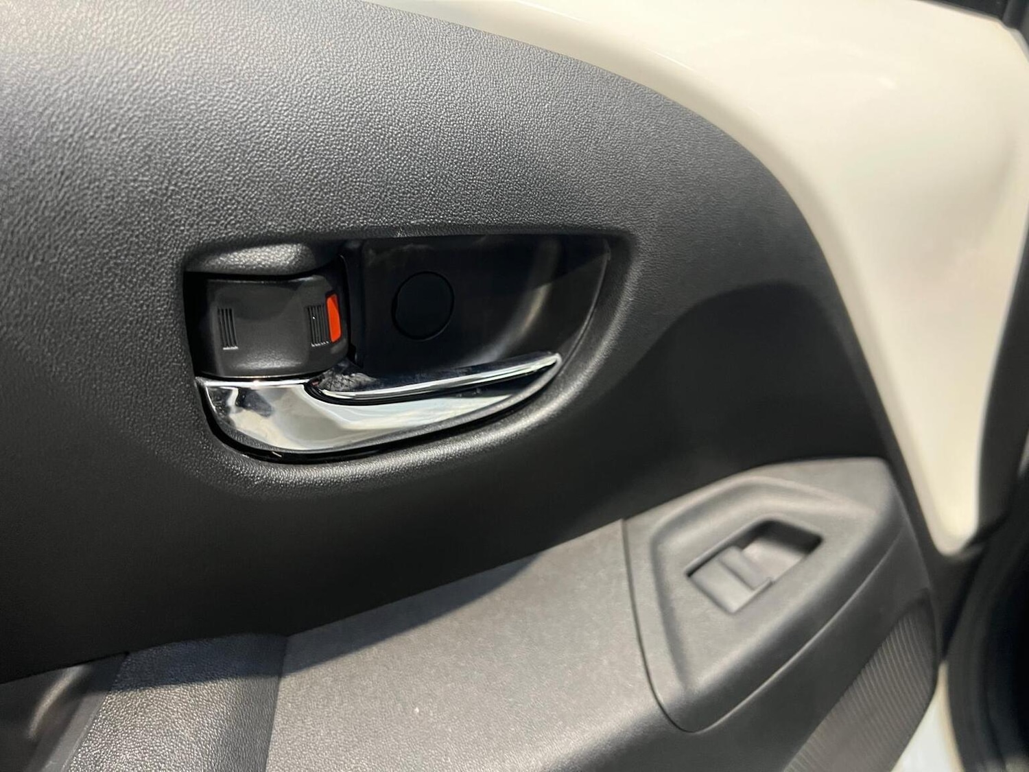 Used Peugeot 108 2017 for sale - 76945396: Photo 18