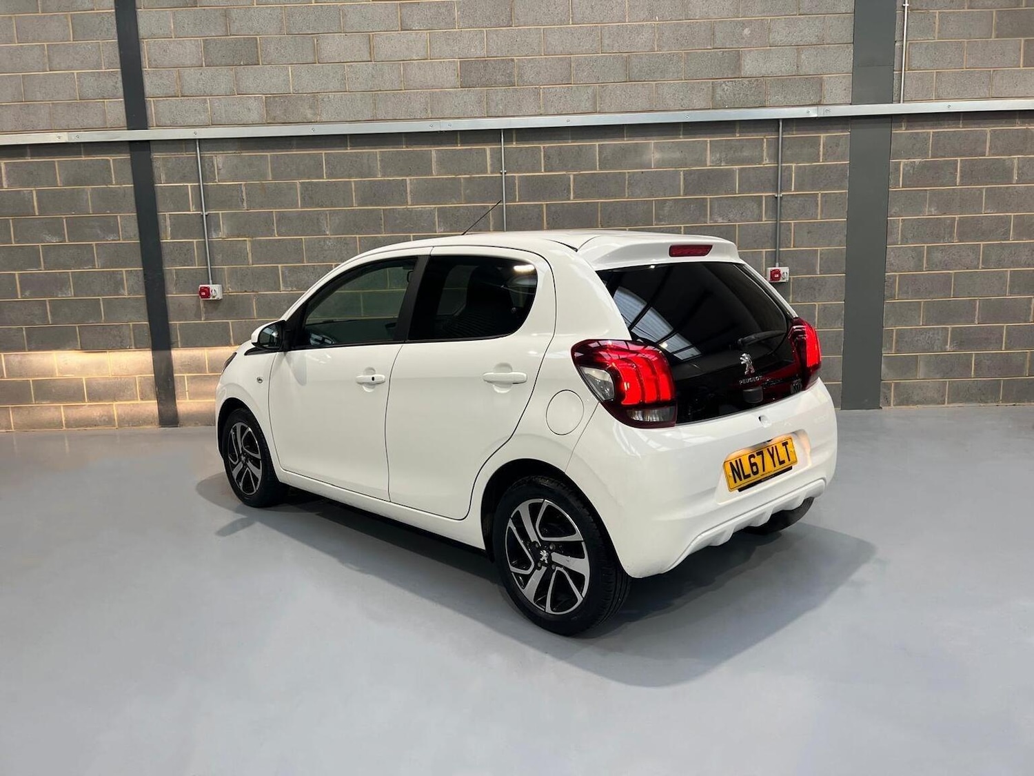 Used Peugeot 108 2017 for sale - 76945396: Photo 4