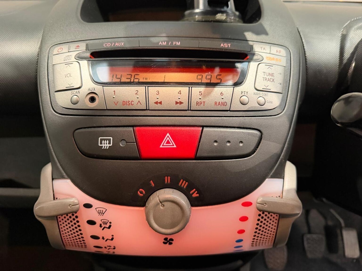 Used Toyota AYGO 2012 for sale - 77431406: Photo 28