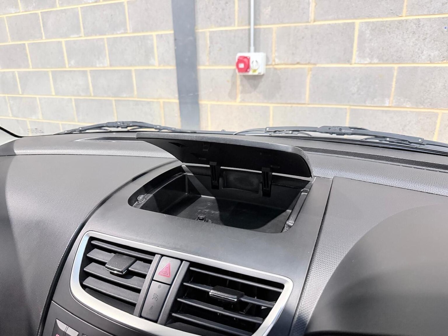 Used Suzuki Swift 2014 for sale - 77977131: Photo 21