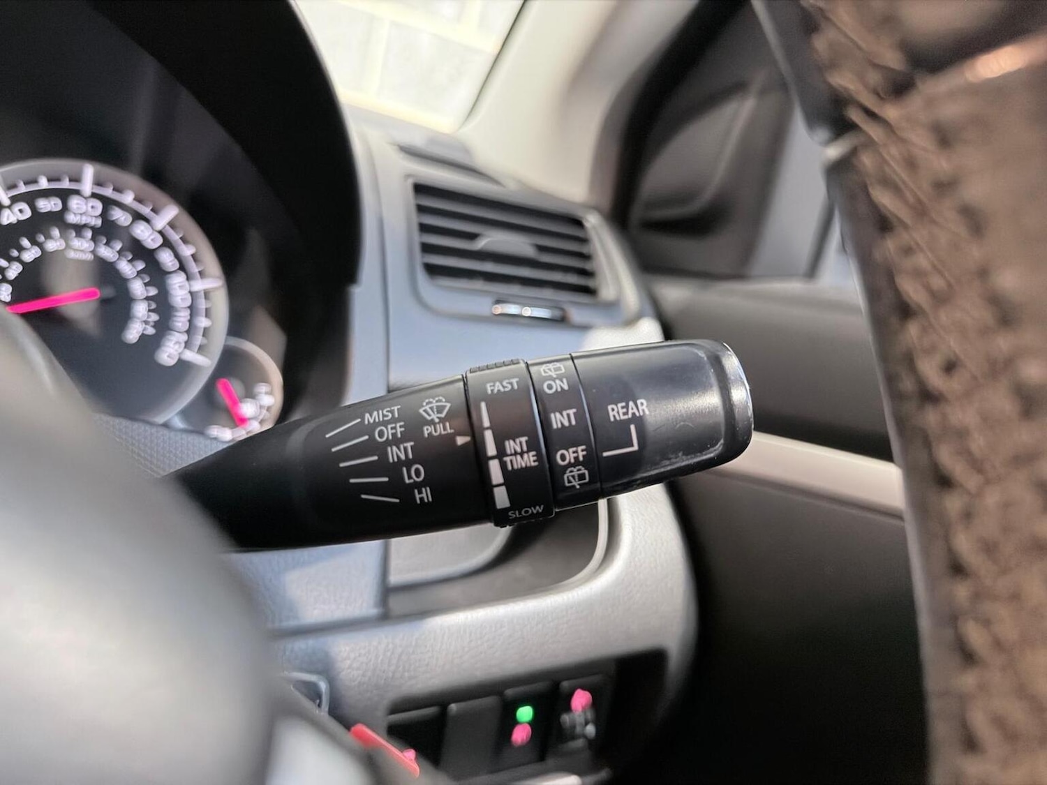 Used Suzuki Swift 2014 for sale - 77977131: Photo 25