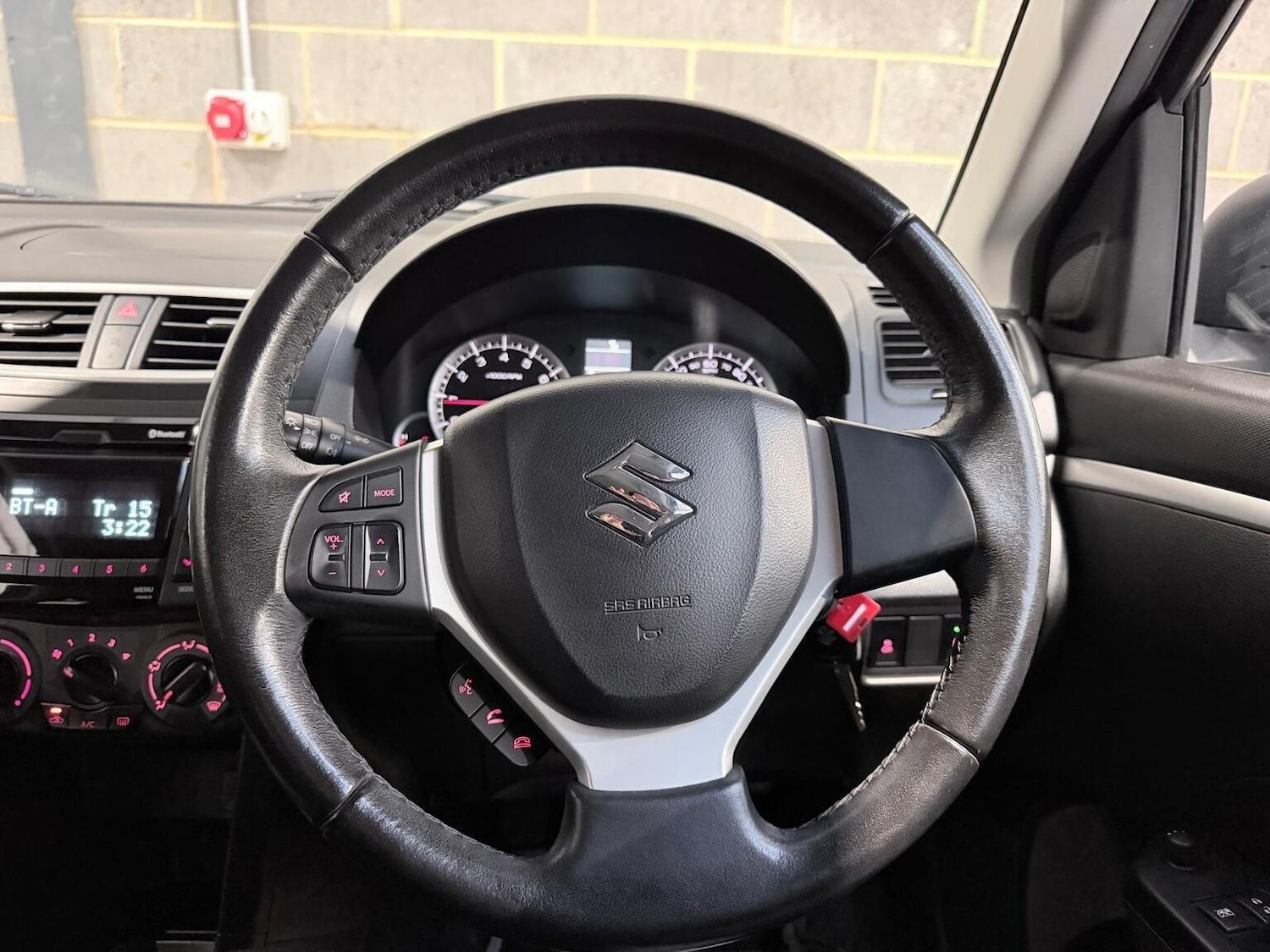 Used Suzuki Swift 2014 for sale - 77977131: Photo 38