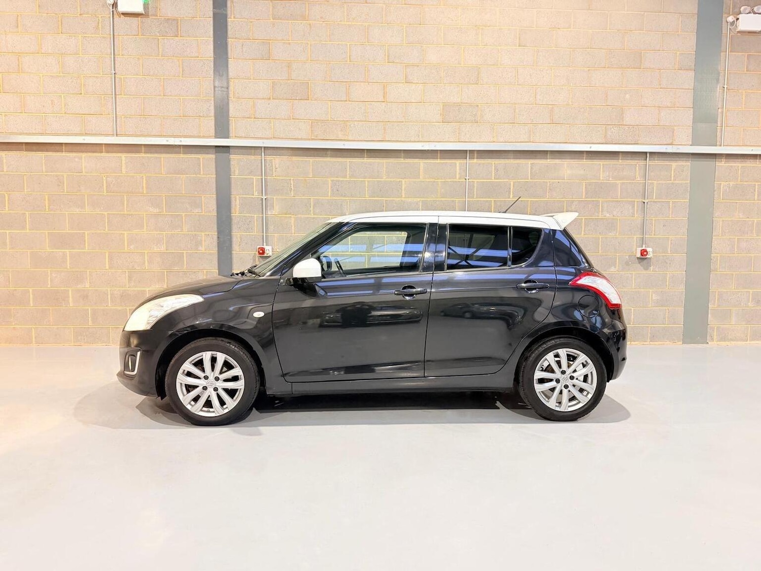 Used Suzuki Swift 2014 for sale - 77977131: Photo 6