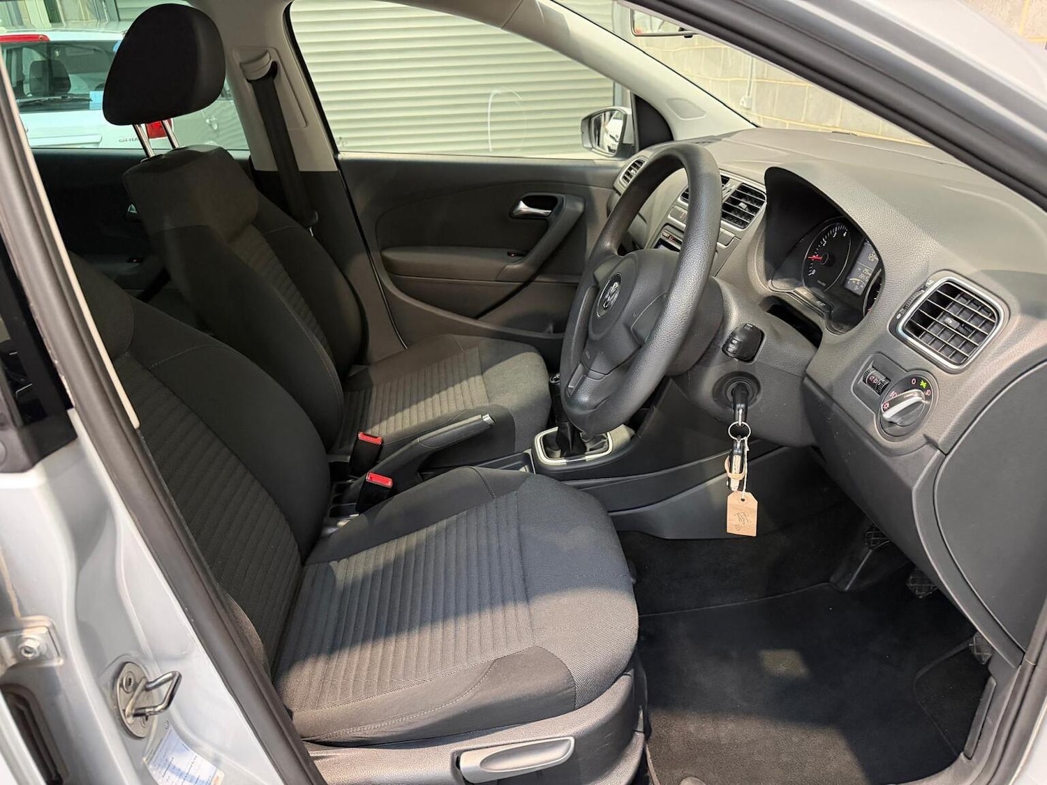 Used Volkswagen Polo 2011 for sale - 77314093: Photo 14