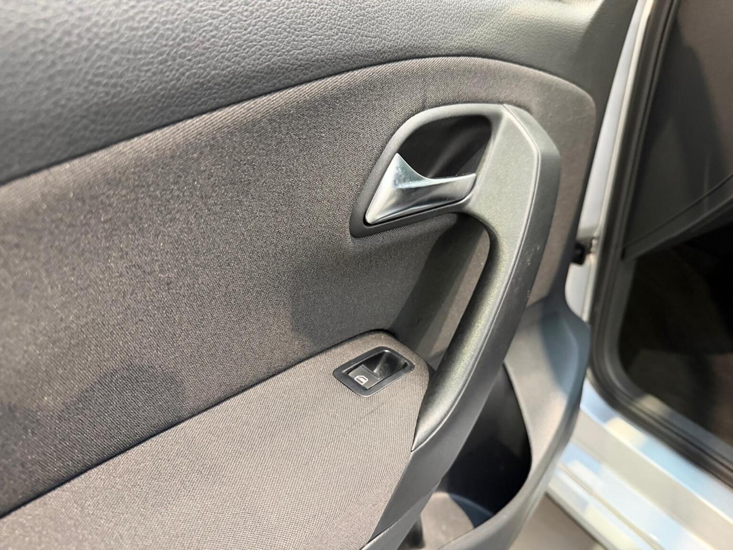 Used Volkswagen Polo 2011 for sale - 77314093: Photo 24