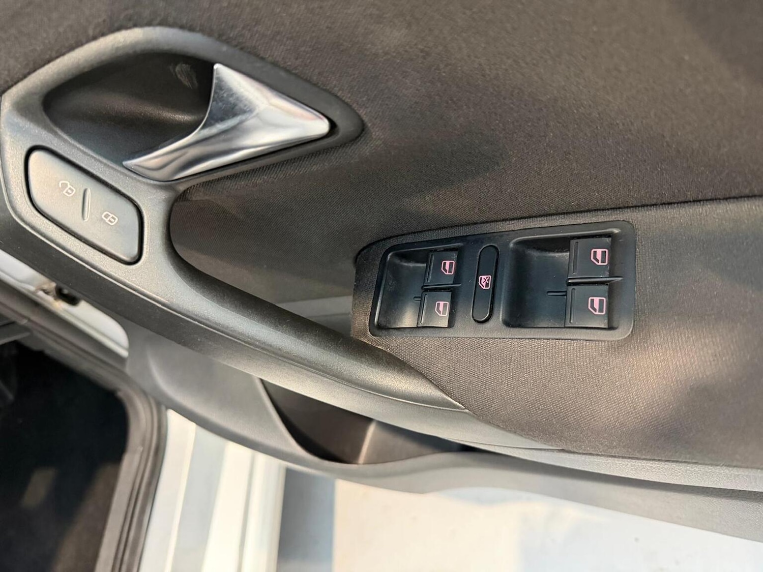 Used Volkswagen Polo 2011 for sale - 77314093: Photo 26