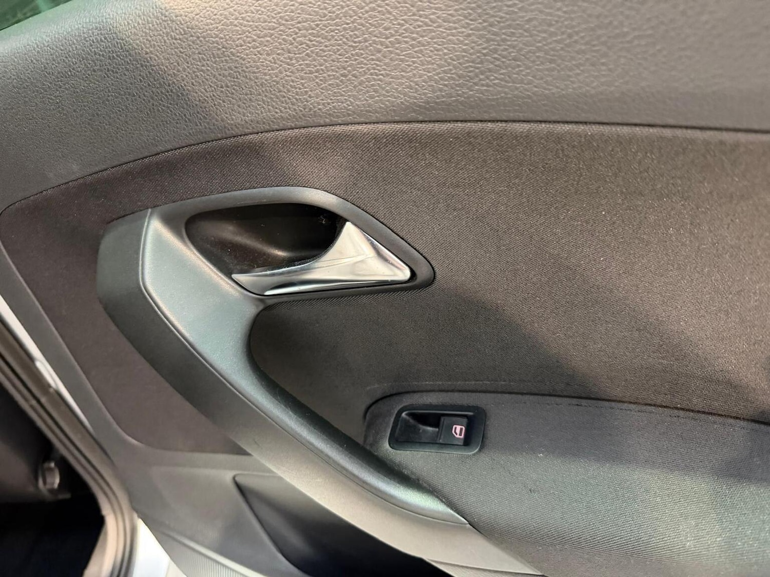 Used Volkswagen Polo 2011 for sale - 77314093: Photo 28