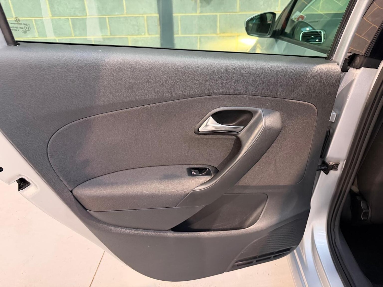 Used Volkswagen Polo 2011 for sale - 77314093: Photo 29