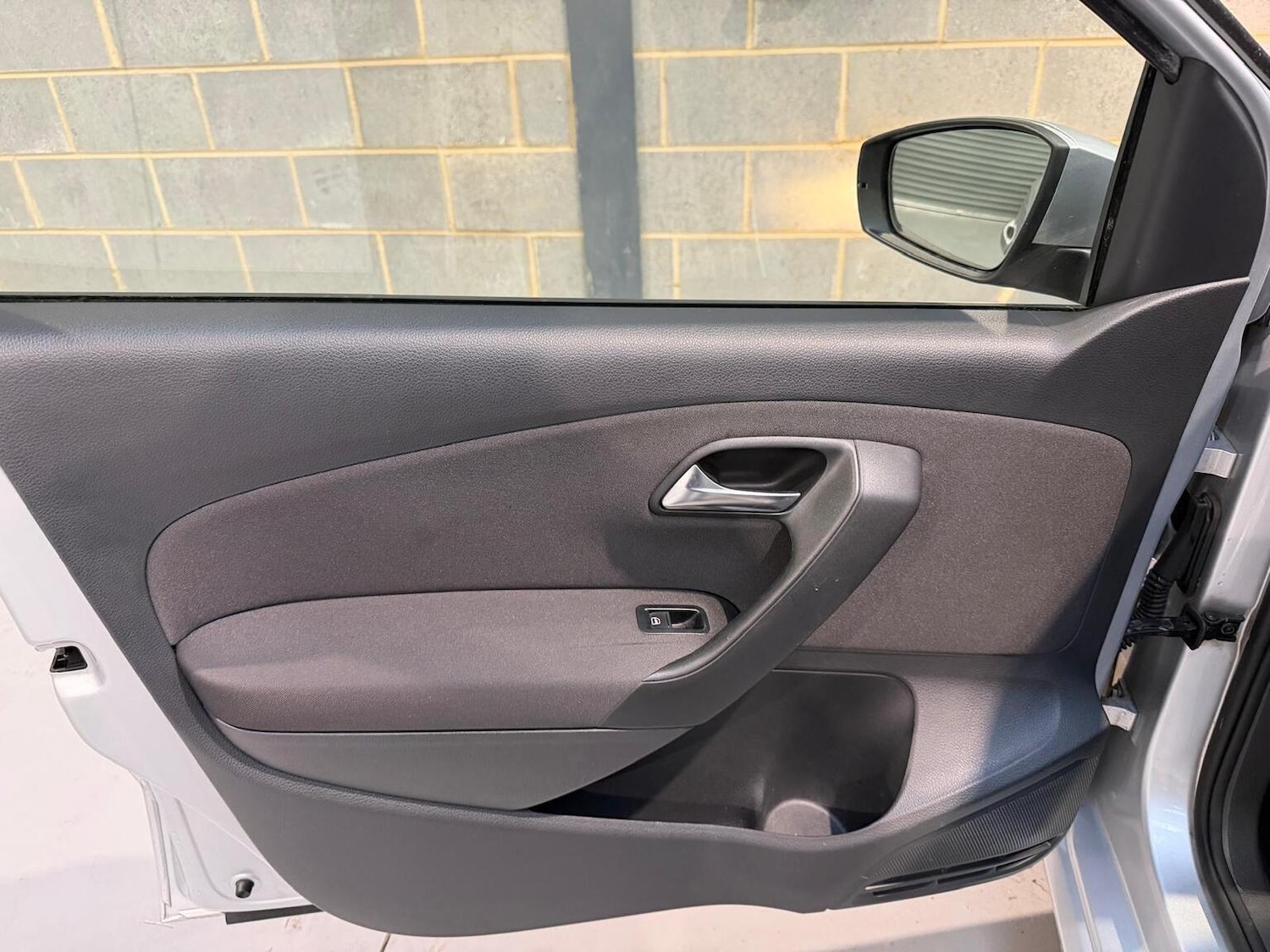 Used Volkswagen Polo 2011 for sale - 77314093: Photo 30