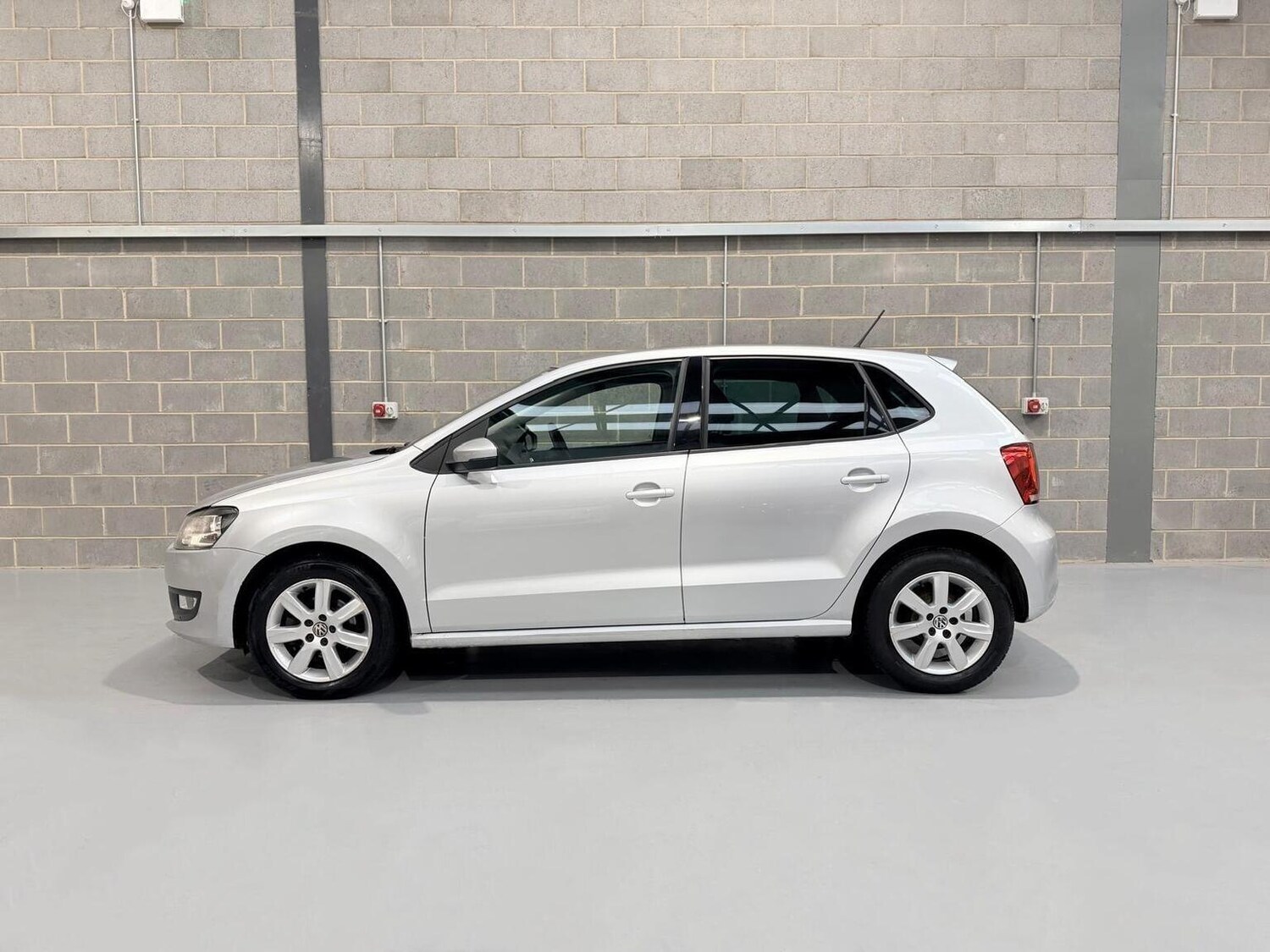 Used Volkswagen Polo 2011 for sale - 77314093: Photo 6