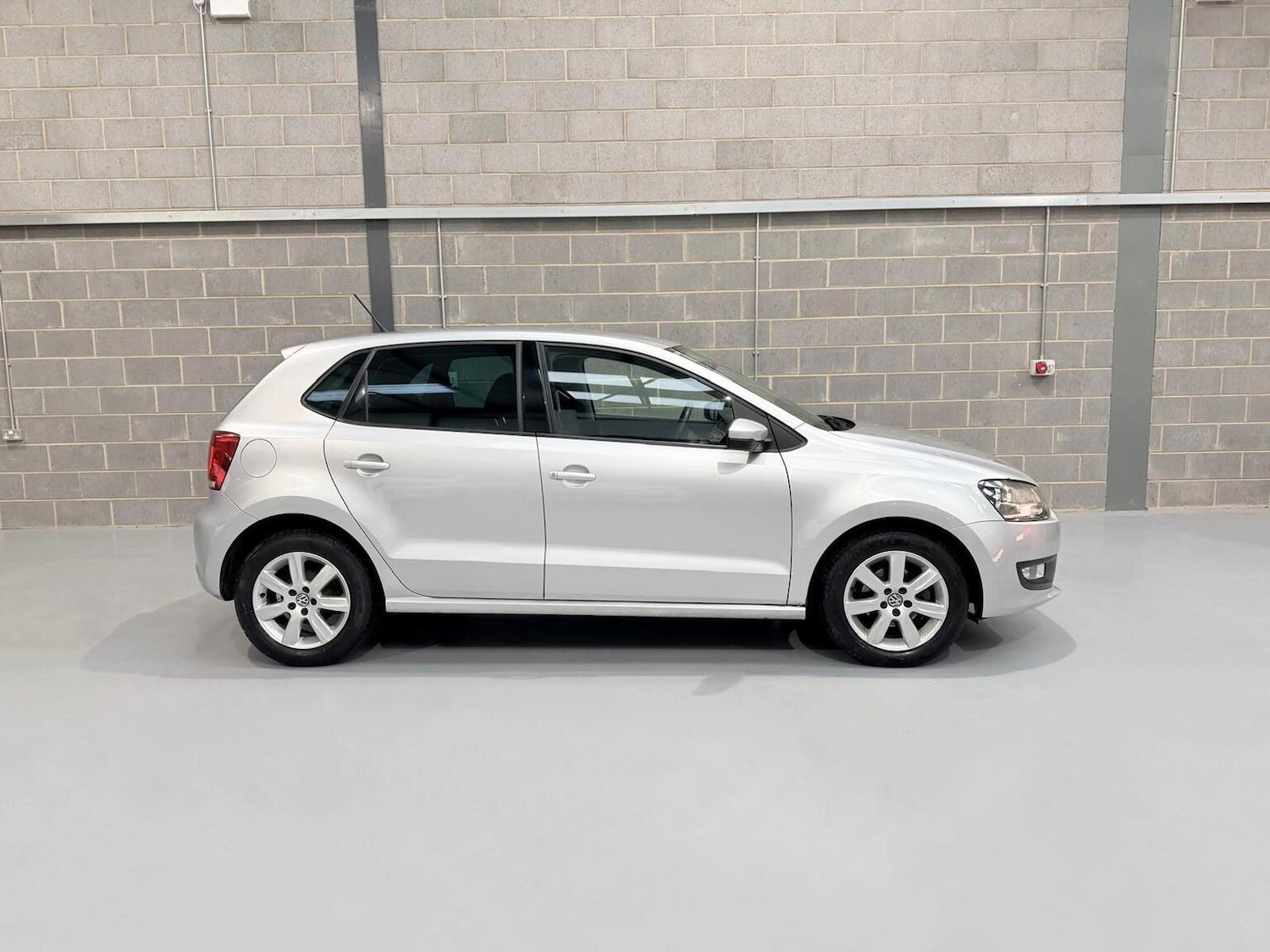 Used Volkswagen Polo 2011 for sale - 77314093: Photo 8