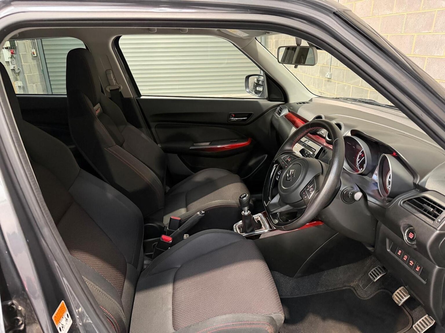 Used Suzuki Swift 2018 for sale - 77474843: Photo 14