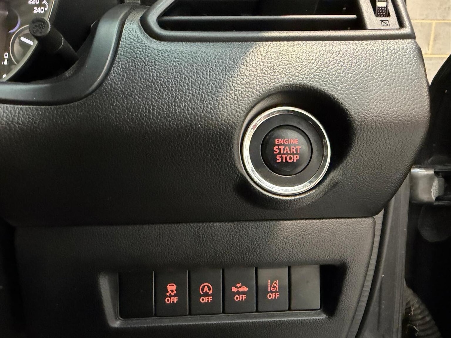 Used Suzuki Swift 2018 for sale - 77474843: Photo 25