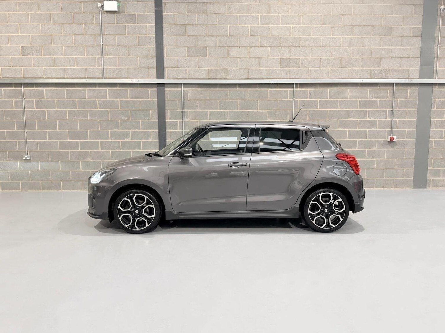 Used Suzuki Swift 2018 for sale - 77474843: Photo 6