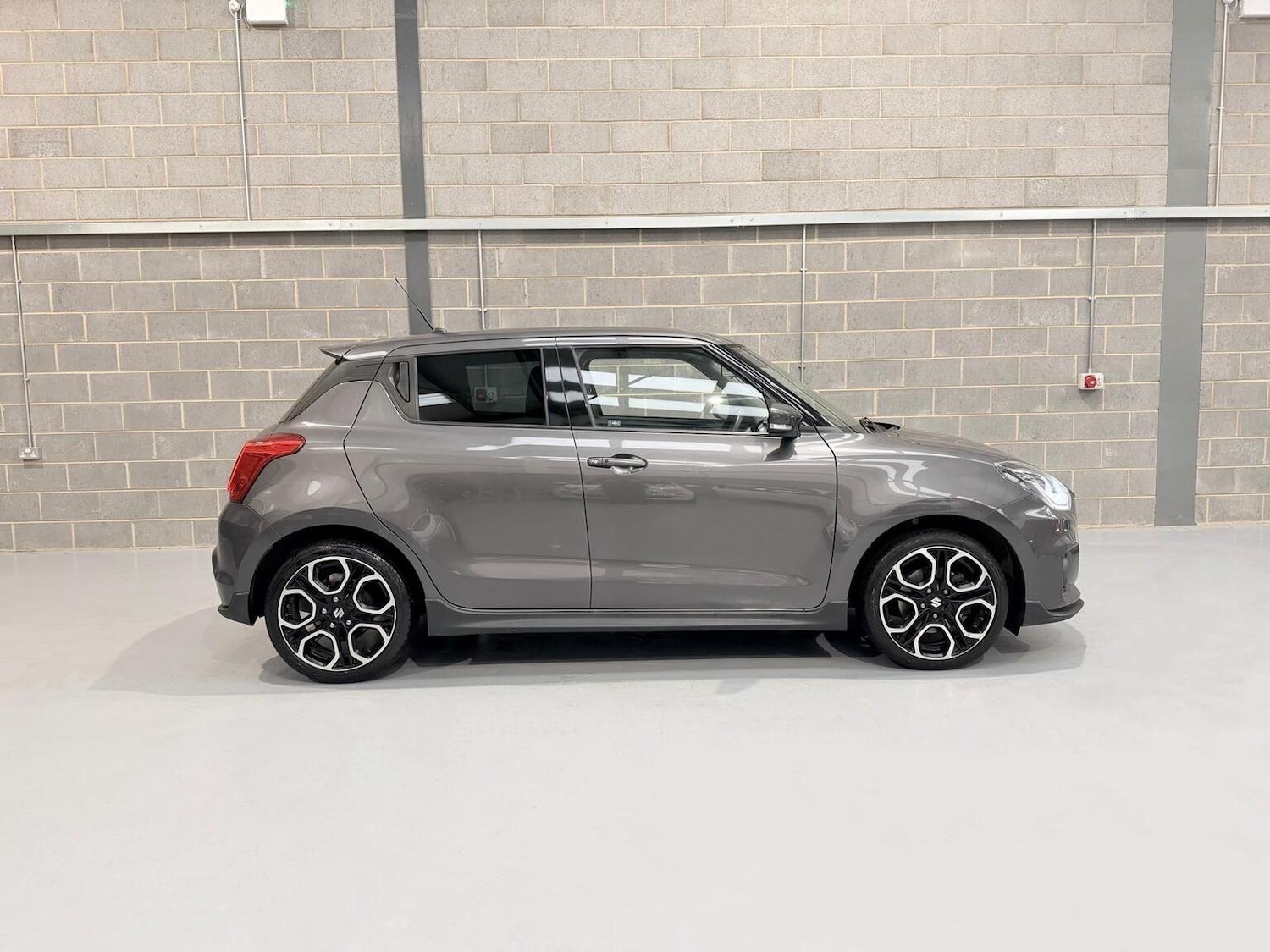 Used Suzuki Swift 2018 for sale - 77474843: Photo 8